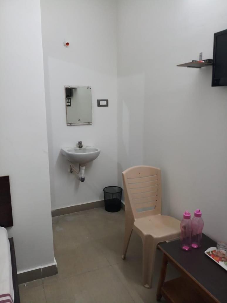 蒂鲁帕蒂 Sri Kousthubham Residency酒店 外观 照片